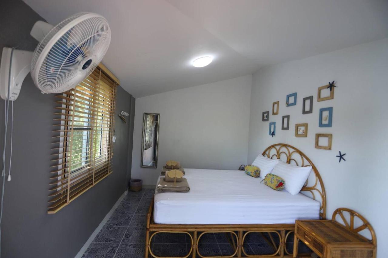 Thipwararom Homestay Takuapa Exterior photo